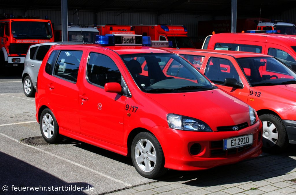 Diesen PKW 9/17 (E 2910) (Florian Essen 1/16/1) habe ich auf der Feuerwache 1 in Essen am 4.9.2010 aufgenommen.