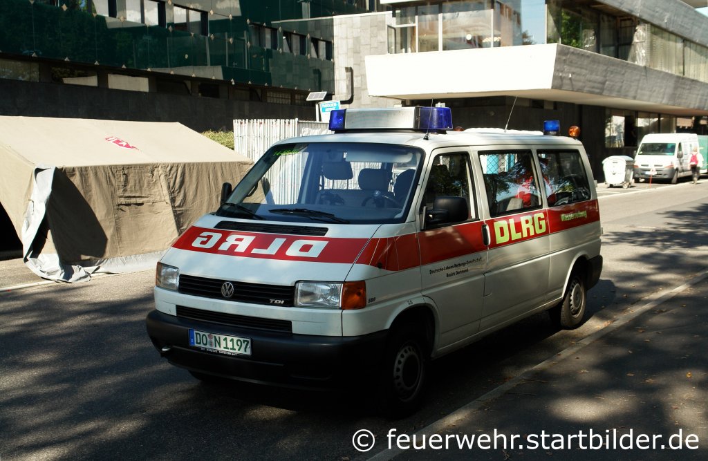 Dieser GW-Wasserrettung (14/58/02) geh�rt der DLRG Dortmund.
Aufgenommen beim NRW Tag 2011 in Bonn.