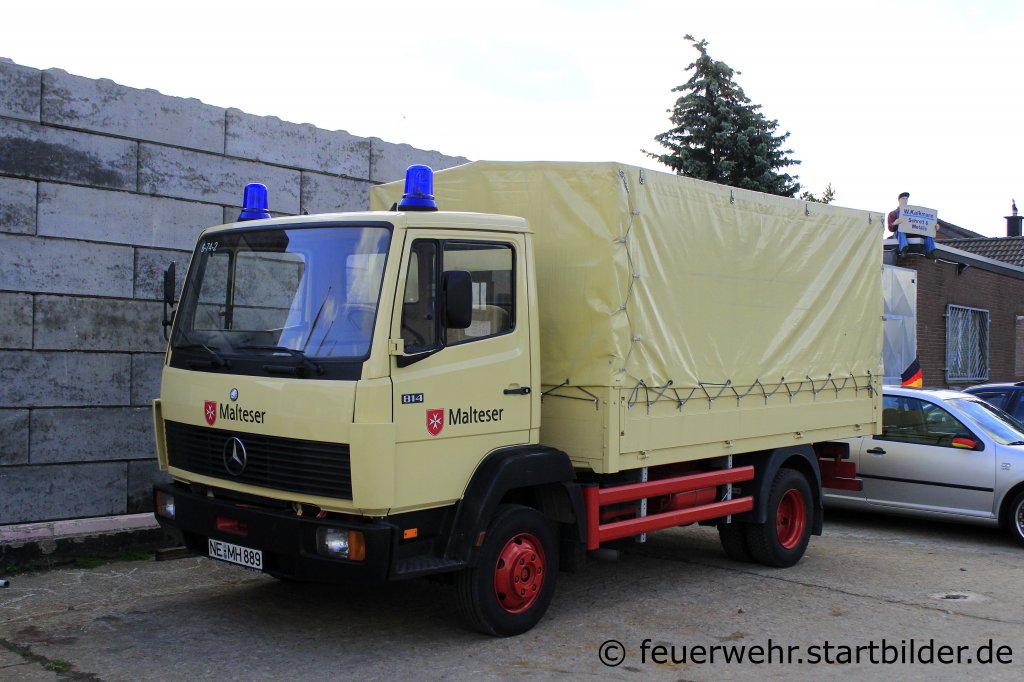 Dieser Logistik LKW geh�rt zum Malteser OV Neuss.
Aufgenommen beim Tdot der FF Neuss Furth 17.6.2012.