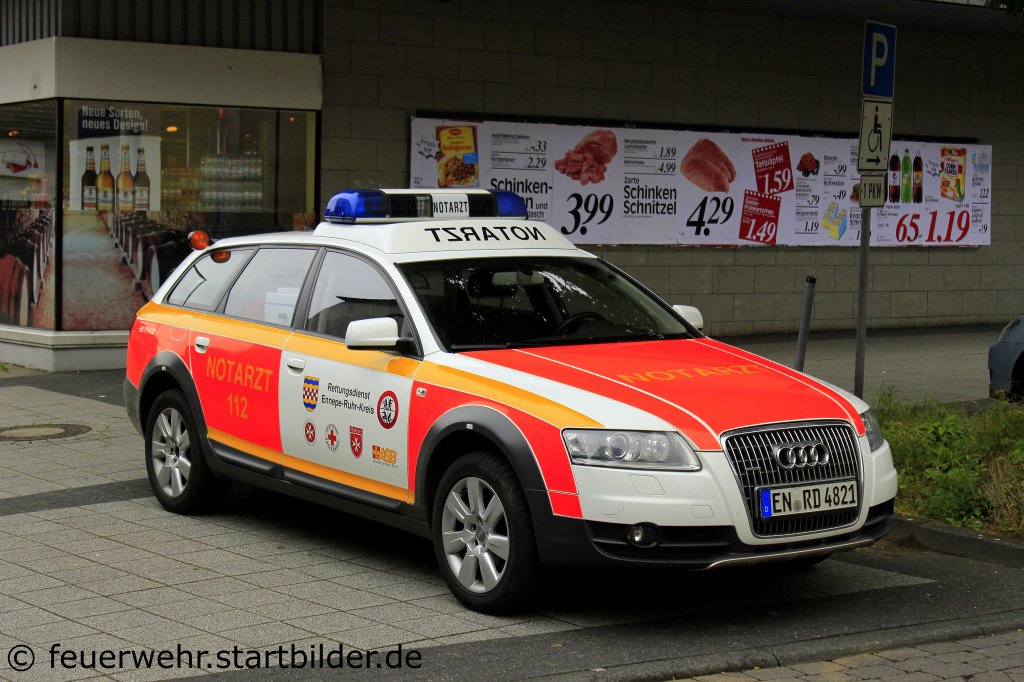Dieses NEF des Ennepe-Ruhr-Kreises ist auf der Rettungswache Helios Klinikum Schwelm Stationiert.
Aufgenommen beim Tag der Feuerwehr in Schwelm, 16.6.2012.