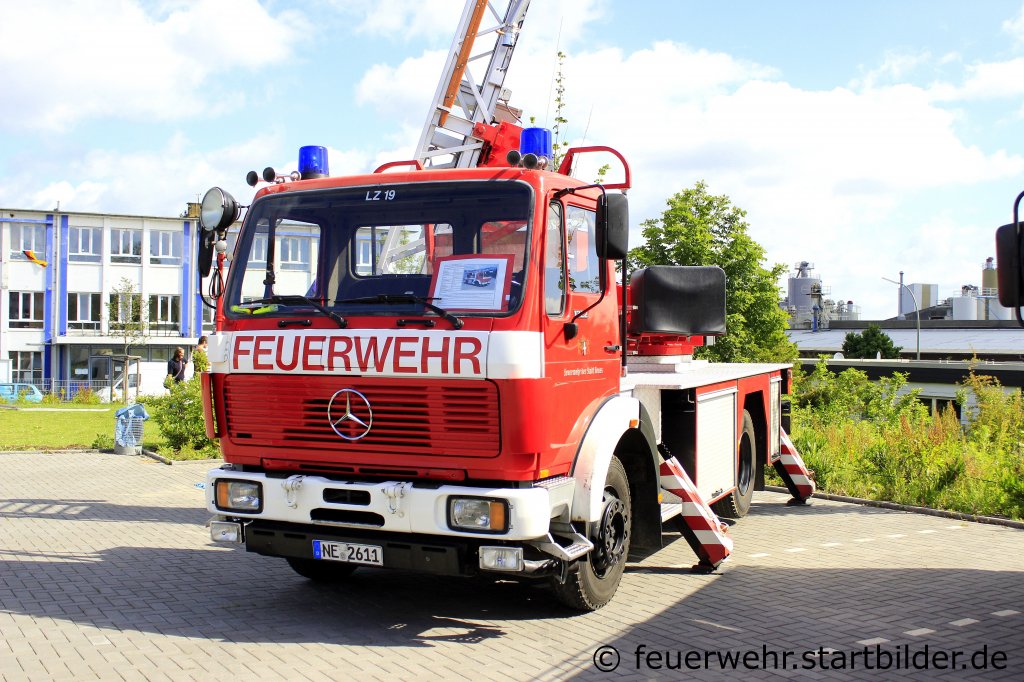 DLK 23/12 (Florian Neuss 1/33/9) der FF Neuss Furth.
Aufgenommen beim Tdot der FF Neuss Furth 17.6.2012.