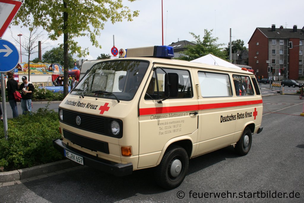 DRK Mettmann.
Dieser VW h�rt auf den Namen 6/10/1.
Aufgenommen beim Tag der Offenen T�r der Regiobahn in Mettmann, 17.7.2011.