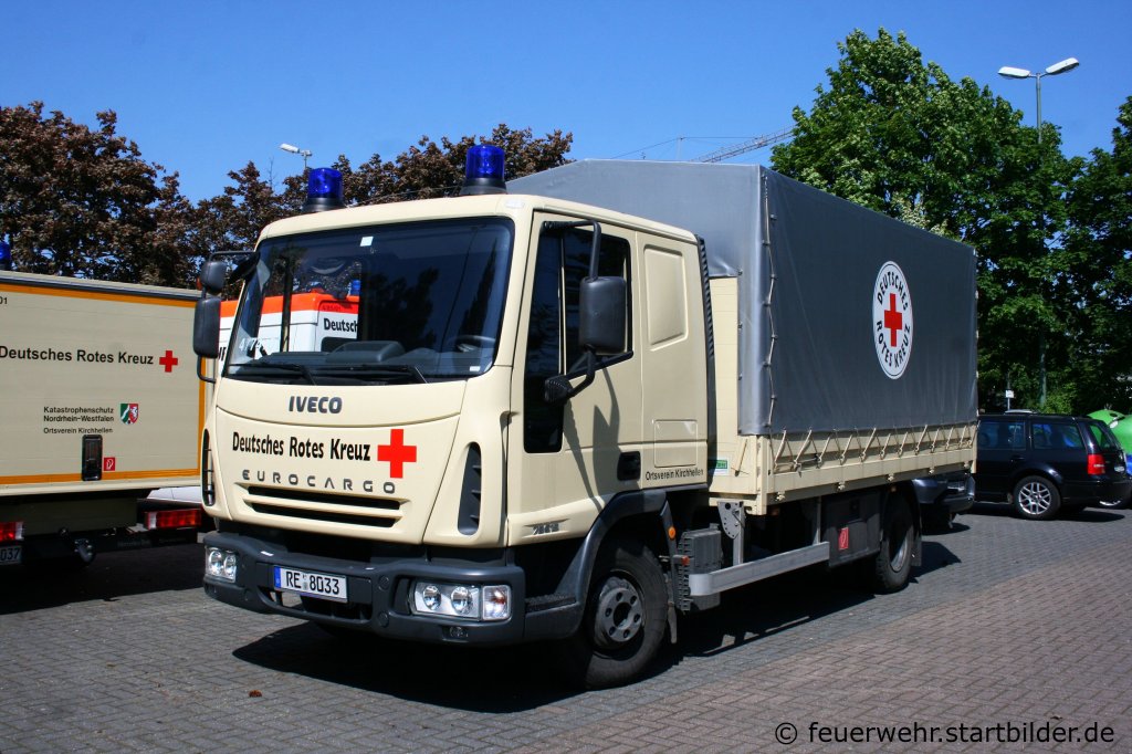 DRK (RE 8033) (Funk:4/74/1).
Aufgenommen in Kirchhellen am 1.5.2011. 