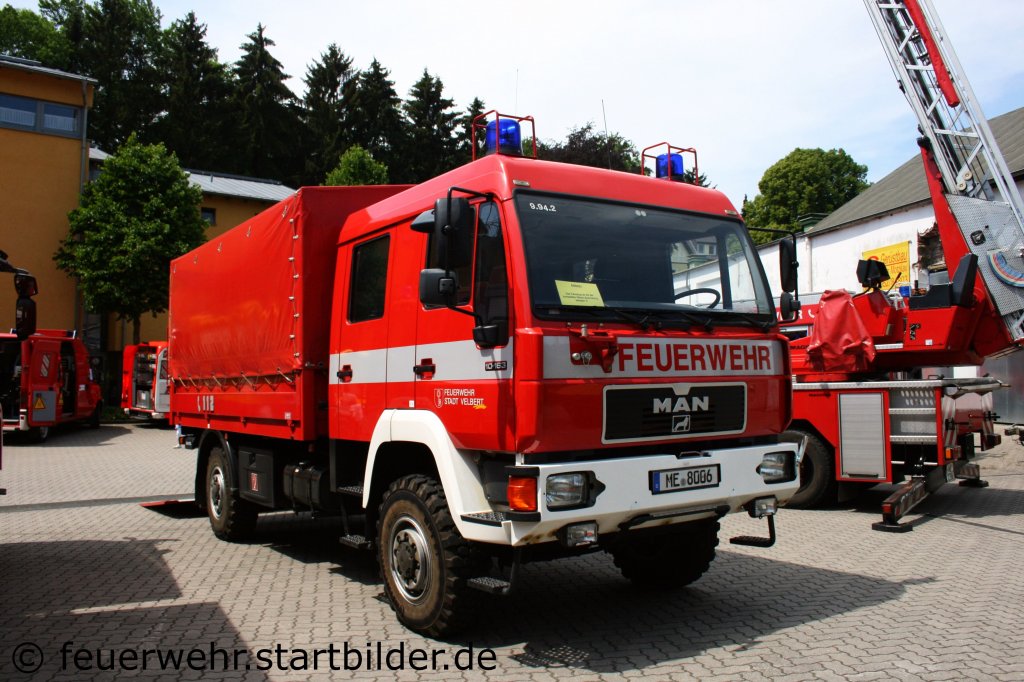 Feuerwehr Velbert
LKW-Dekon (ME 8006) (Funk:9/94/2)
Aufgenommen beim Tag der offenen T�r der Feuerwehr Velbert Langenberg, 4.6.2011.