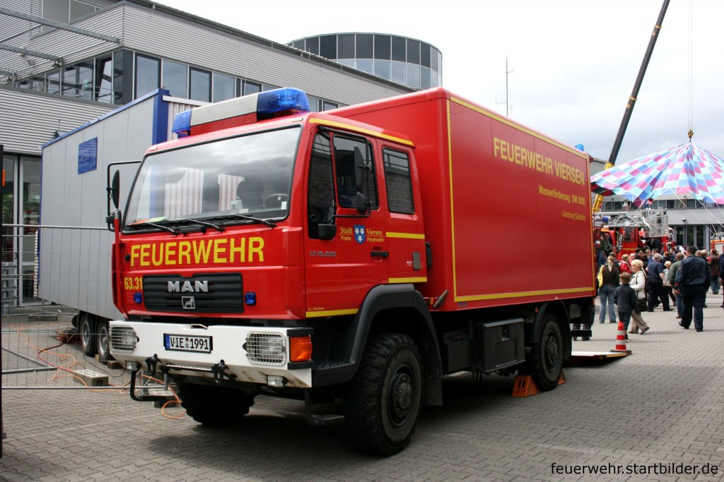 Feuerwehr Viersen
LZ S�chteln
Florian Viersen 63/31
VIE 1991
SW 2000 Tr
MAN LE 10.220
Aufgenommen beim Tag der Offenen T�r der Feuerwehr Viersen Stadtmitte, 20.6.2010. 