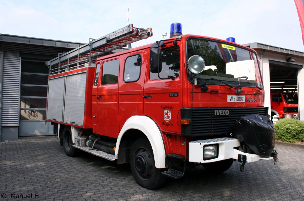 Feuerwehr Wuppertal
W 8097
LF16 TS 
IVECO
EZ 1987
Das Fahrzeug ist Stationiert bei der FF Wuppertal Uellendahl.
Aufgenommen beim Tag der Offenen T�r bei der Feuerwehr Velbert am 8.5.2010.
