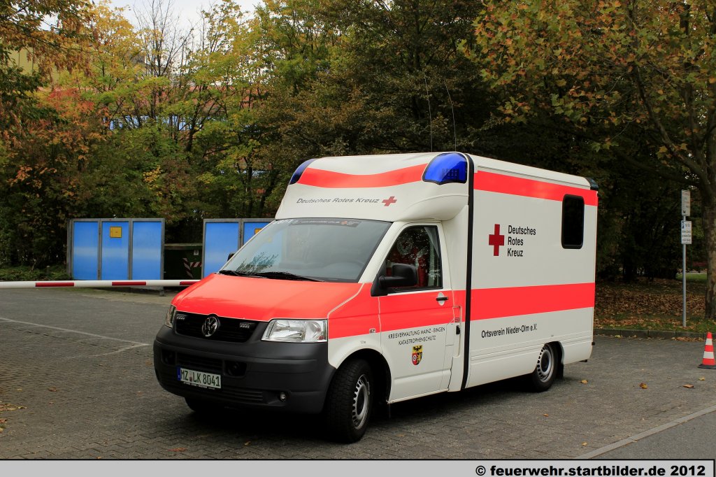 GKTW (4/87-1) des DRK OV Nieder Olm.
Aufgenommen beim Jubil�um 50 Jahre LFV-Rheinland-Pfalz in Mainz,6.10.2012.
