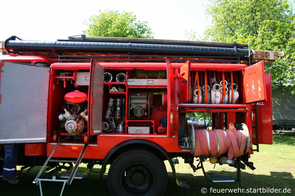 Hier ist der Ger�teraum auf der Fahrerseite vom LF16 auf IFA W50 zusehen.
Aufgenommen in Kirchhellen am 1.5.2011. 