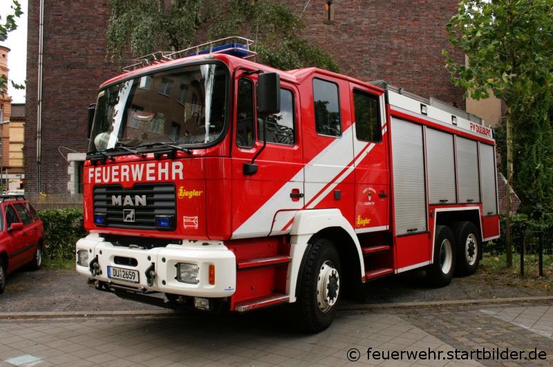 HLF 28/40 (DU 2659) auf MAN.
Aufgenommen im Sommer 2009 in Duisburg.