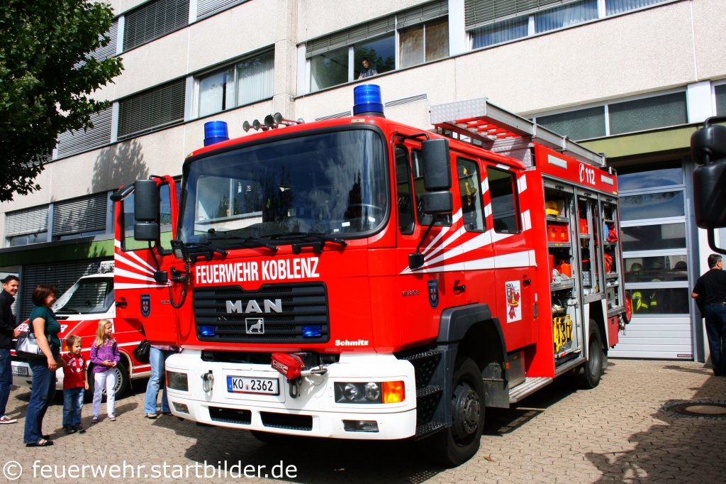 HLF der Feuerwehr Koblenz mit Schmitz Aufbau.
Aufgenommen beim Tag der Offenen T�r der Fw Koblenz, 28.8.2011. 