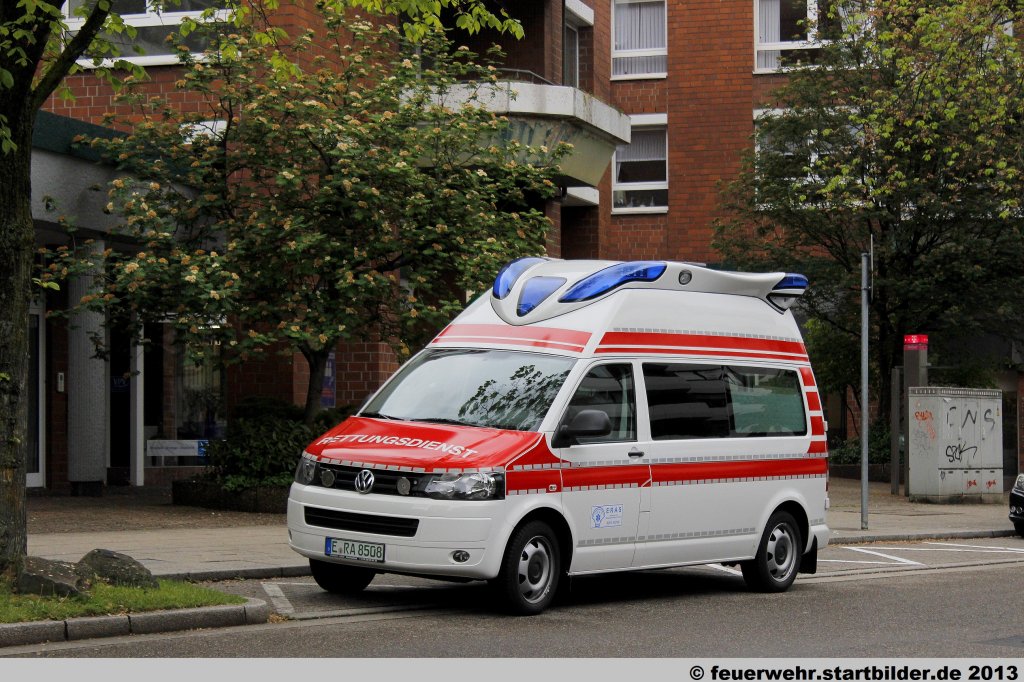 KTW des Privaten Rettungsdienstes E.R.A.S aus Essen.
Aufgenommen in Essen Steele am 23.5.2013.