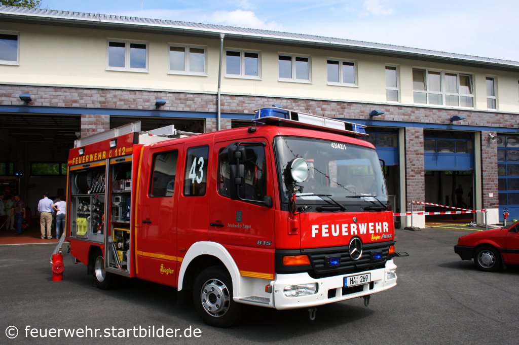 LF 10-6 (43/42/1) der Feuerwehr Hagen Haspe.
Aufgenommen am 28.5.2011 beim Tag der offenen T�r der Feuerwehr Hagen Haspe.