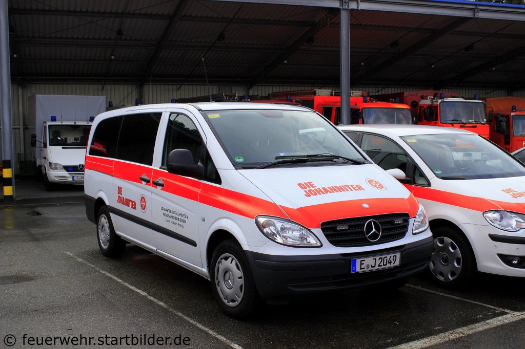 MTW  E J 2049 (22/19/23) der Johanniter Essen.
Aufgenommen beim Tdot der BF Essen, 26.8.2012.