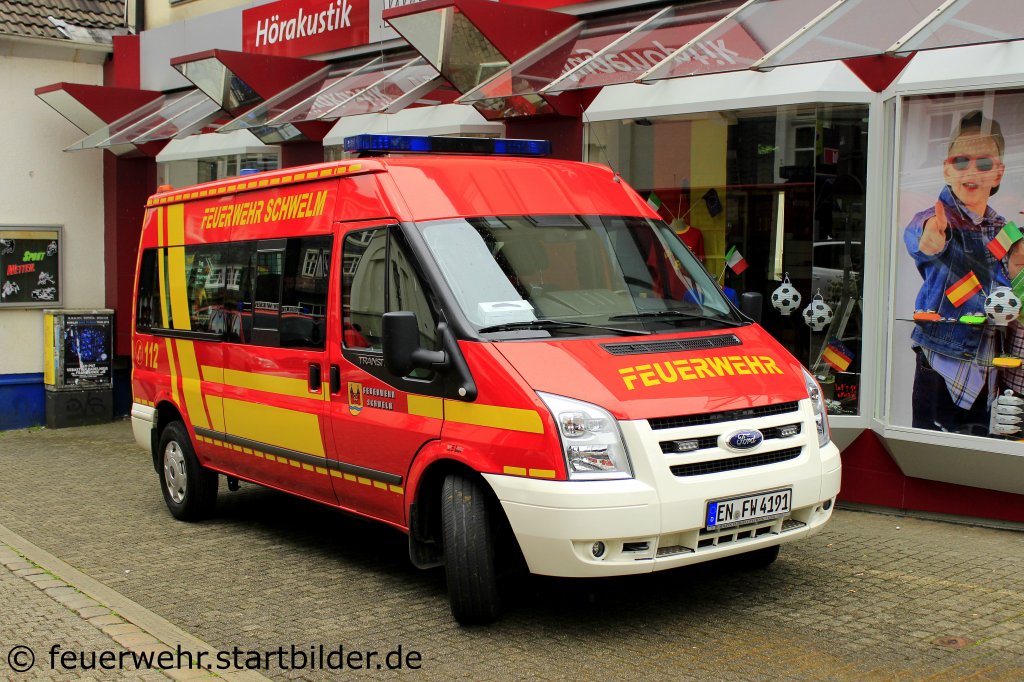 MTW der Feuerwehr Schwelm.
Das Fahrzeug steht beim LZ Schwelm Stadt.
Aufgenommen beim Tag der Feuerwehr in Schwelm, 16.6.2012.