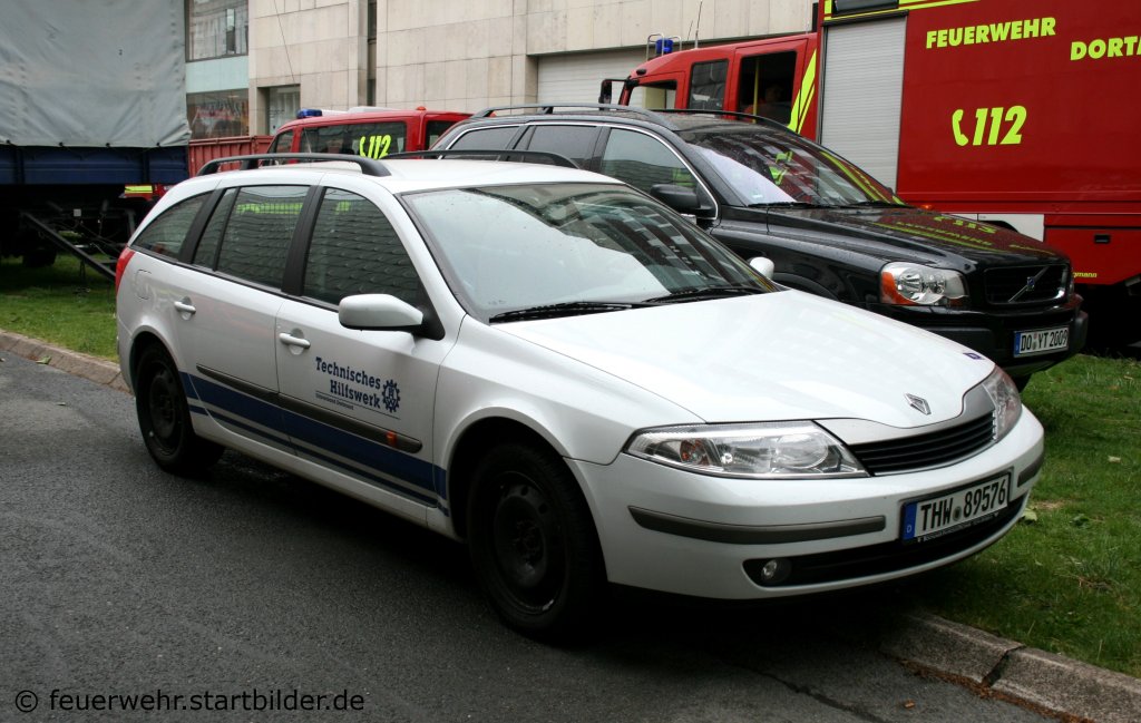 THW Dortmund
THW 89576
Renault
Aufgenommen beim Stadtfeuerwehrtag in der Dortmunder Innenstadt am 12.6.2010.