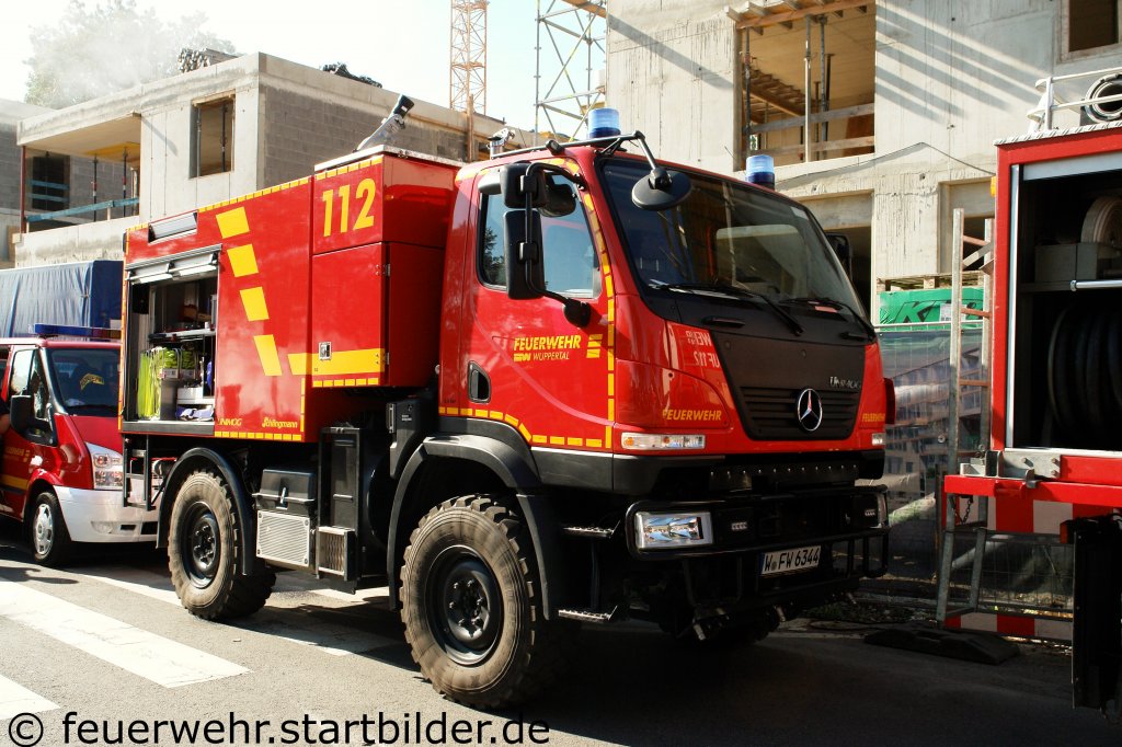 TLF 10/18 der Feuerwehr Wuppertal Langerfeld.
Das TLF wurde extra zur Waldbrandbek�mpfung beschafft.
Aufgenommen beim NRW Tag 2011 in Bonn.