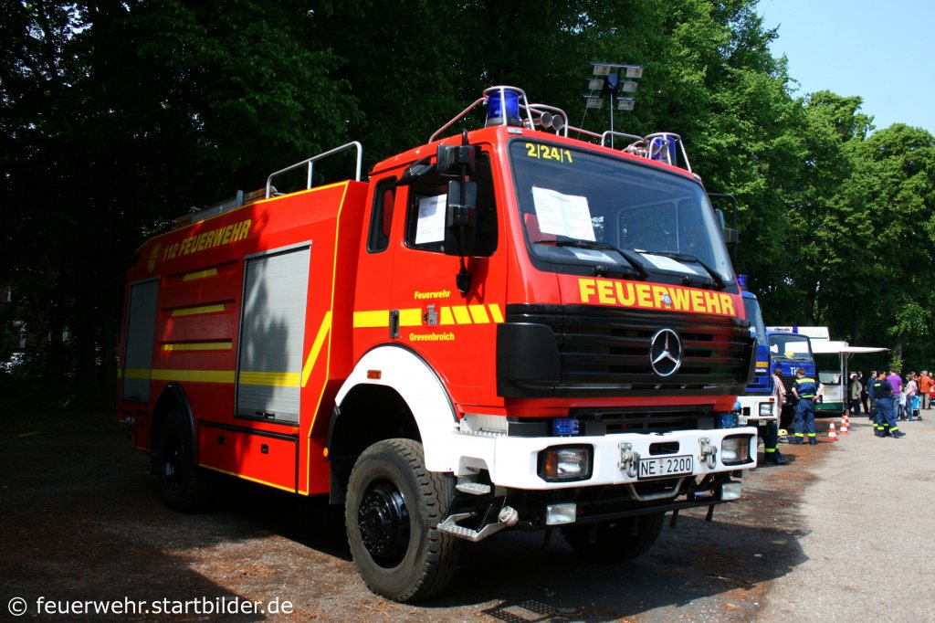 TLF 24/50 (NE 2200) (Funk:2/24/1) auf MB.
Aufgenommen in Grevenbroich am 30.4.2011.