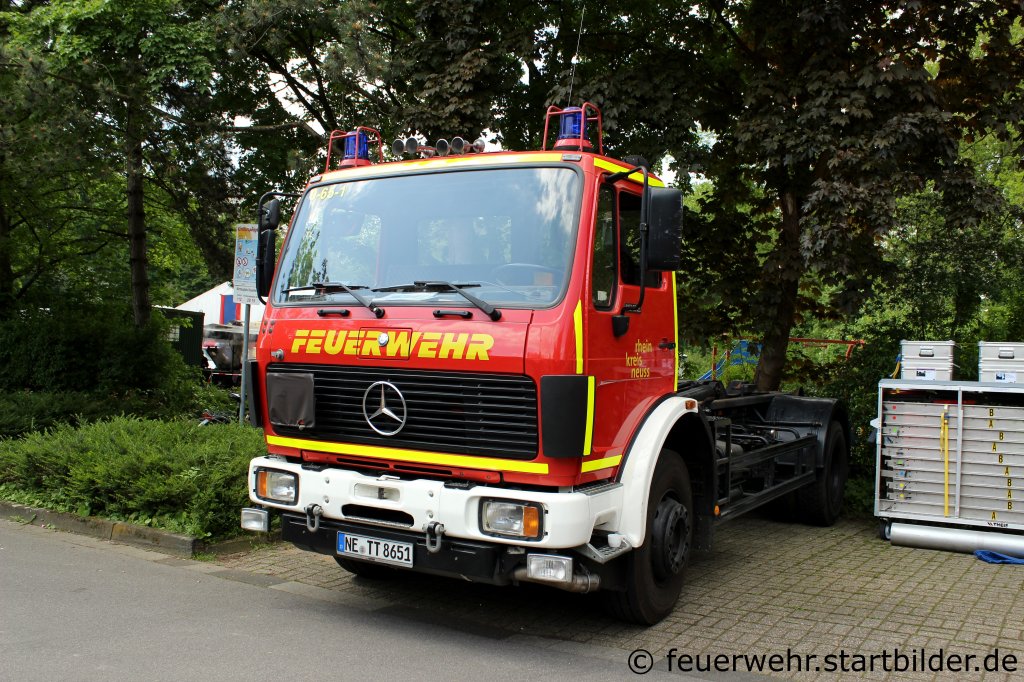 WLF (0/65/1) der Feuerwehr Neuss.
Aufgenommen beim Tdot der FF Rosellen am 13.5.2012.