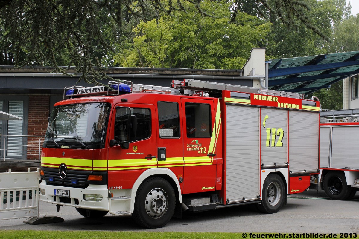 LF-16-14 der Feuerwehr Dortmund.
Aufgebaut wurde das Fahrzeug von Schlingmann.
Aufgenommen am 14.7.2013 in Dortmund
